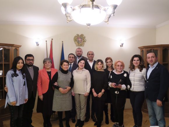 Տիկին Նունե Սարգսյանը Վարշավայում հանդիպել է հայ-համայնքի ներկայացուցիչների հետ