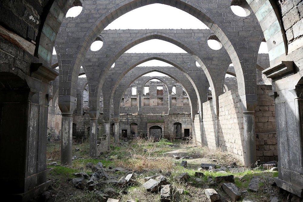 Որպես պահեստ, ախոռ և բրնձի գործարան օգտագործված հայկական եկեղեցին ավերման եզրին է