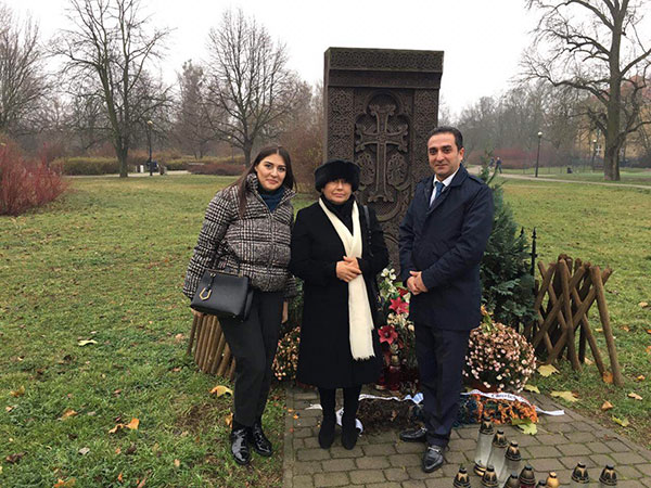 Հանրապետության նախագահի տիկին Նունե Սարգսյանն այցելել է Վարշավայի «Հայկական պուրակ»