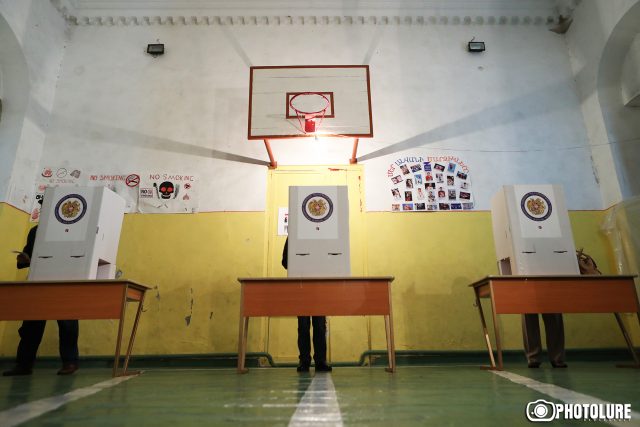 Երևանում Լեհաստանի Հանրապետության դեսպանությունը գոհունակությամբ նշում է, որ այս ընտրություններն իրականացվել են ժողովրդավարական չափանիշներին համաձայն