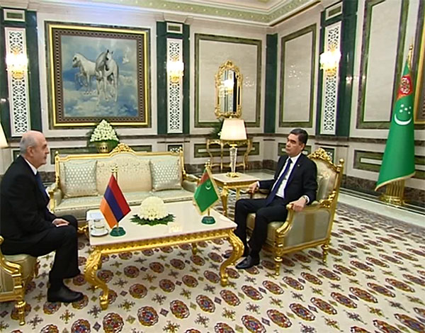 Թուրքմենստանում ՀՀ նորանշանակ դեսպանն իր հավատարմագրերը հանձնել է Թուրքմենստանի նախագահին