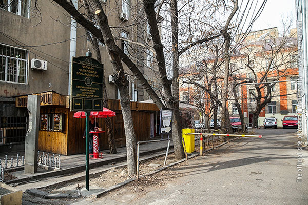 Դ. Դեմիրճյանի տուն-թանգարան տանող մուտքն ազատվել է ապօրինի շինություններից, շուտով նաև կբարեկարգվի