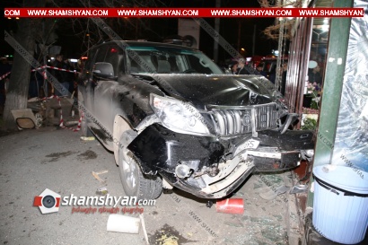 Խոշոր վթար՝ Երևանում. ավտոմեքենան բախվել է ծաղկի կրպակին, կան տուժածներ