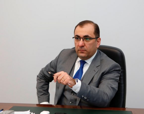 Արա Սաղաթելյանին կարող են այցելել միայն կինն ու երեխան