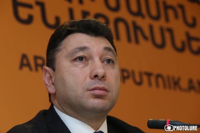 Էդուարդ Շարմազանով. «Սա հեղափոխություն չէր, սա իշխանազավթում էր եւ շատ բացասական երեւույթ էր Հայաստանի համար».«Հրապարակ»
