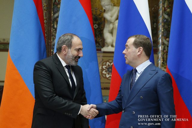 Նիկոլ Փաշինյանը հեռախոսազրույց է ունեցել Դմիտրի Մեդվեդևի հետ