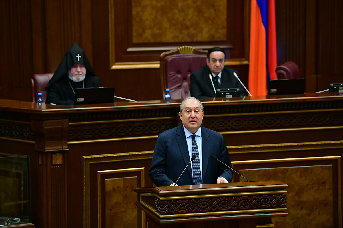 «Դուք ստացել եք լայն հնարավորություններ` կյանքի կոչելու «թավշյա հեղափոխության» գաղափարները». Արմեն Սարգսյանը՝ խորհրդարանին