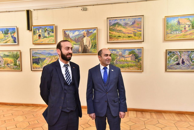 «Ներողություն խնդրեք ընդդիմությանը ձիու հետ համեմատելու համար». ԱԺ դահլիճում կրկին բանավիճեցին