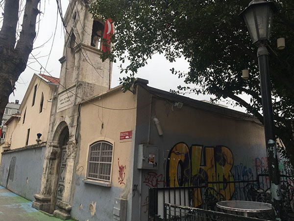 Թուրքիայում հայկական եկեղեցու պատերին արված գրաֆիտիները հեռացվել են. Ermenihaber.am