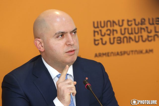 Իշխանությունը առանց հացի, միայն տեսարաններով ժողովրդին լռեցնել չի կարողանալու. Արմեն Աշոտյան