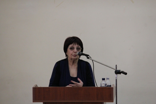 «Թող դատի տա, ես այնքան մաքուր եմ, որ որեւէ բանի մասին չեմ մտածում». Աստղիկ Գեւորգյանը՝ Սաթիկ Սեյրանյանին