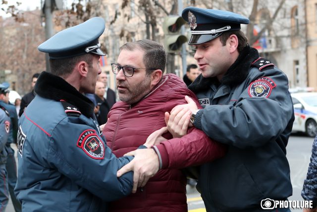 «Ոչ մի զենք էլ չեն գտել, քանի որ զենք չունեմ». Նարեկ Մալյանն ազատ արձակվեց