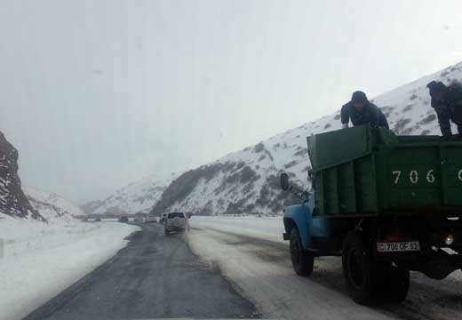 Հանրապետության որոշ ավտոճանապարհներին ձյուն է տեղում