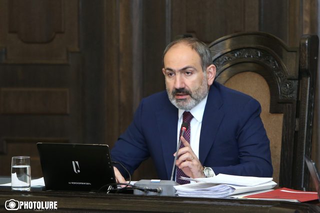 Փաշինյան. «Սերմացու գողացող մկան տրամաբանությամբ աշխատող մարդիկ են»