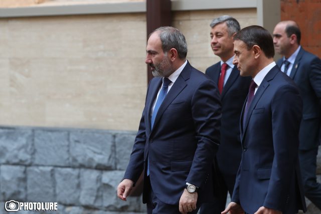 «Մեկ տարի առաջ մենք կրկին իրար հետ էինք, սակայն, փշալարերի տարբեր կողմերում». Նիկոլ Փաշինյան