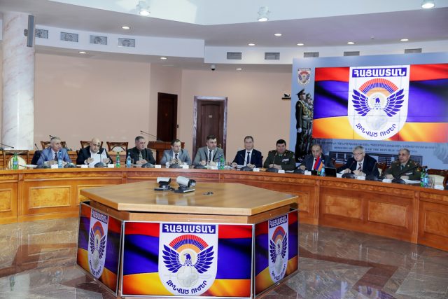 Հայ-ռուսական միջպետական հանձնաժողովի նիստը՝ ՀՀ ՊՆ վարչական համալիրում