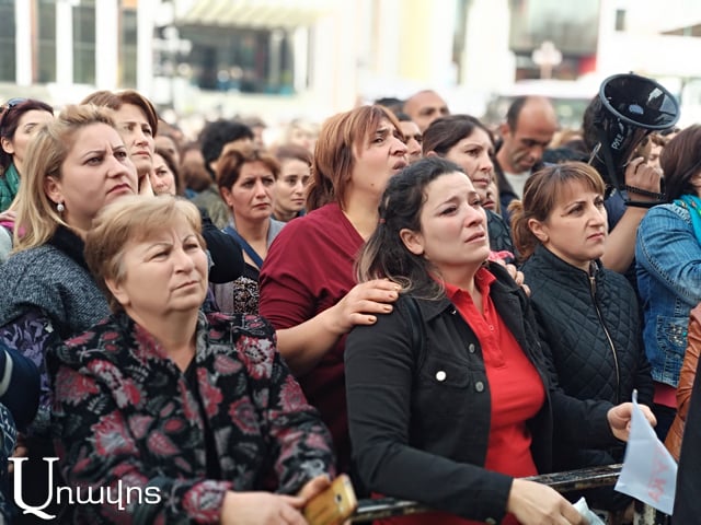 «Սպայկա»-ի աշխատողները լաց են լինում. «Պահանջում ենք Նիկոլ Փաշինյանին»