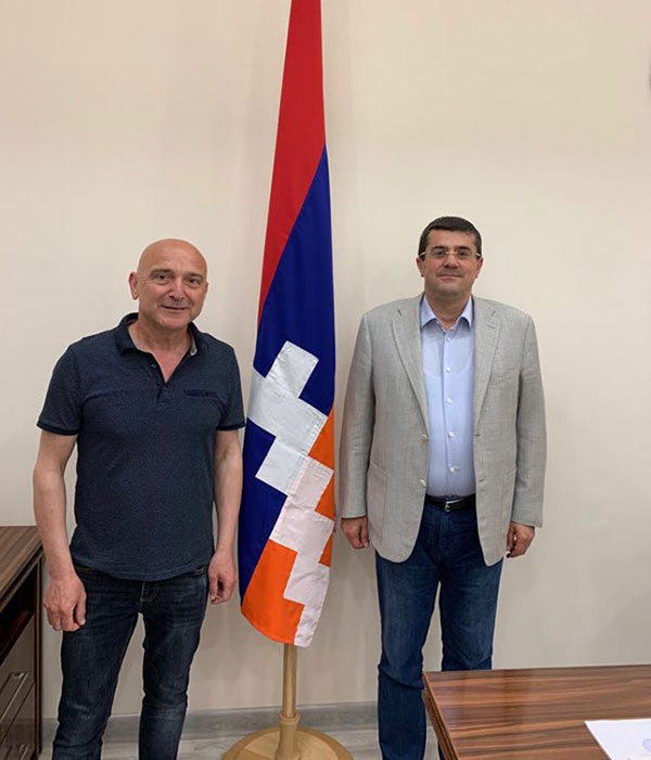 «Միշտ լինելու եմ նրա կողքին և անելու եմ ամեն ինչ, որպեսզի 2020-ին Արցախի նախագահ դառնա Արայիկ Հարությունյանը». Կարեն Օհանջանյան