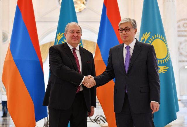 Հայաստանի ու Ղազախստանի միջև հարաբերությունները բարեկամության ու համագործակցության վառ օրինակ են. տեղի է ունեցել նախագահներ Սագսյանի և Տոկաևի հանդիպումը