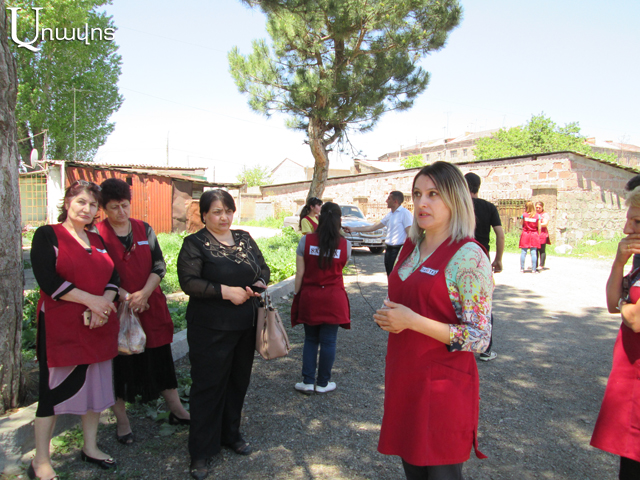 «Սեփականատեր չէ, իսկական ստրկատեր է․ մեզ ճորտի տեղ է դրել»․ բողոք Գյումրու «Սաստեքս»-ում