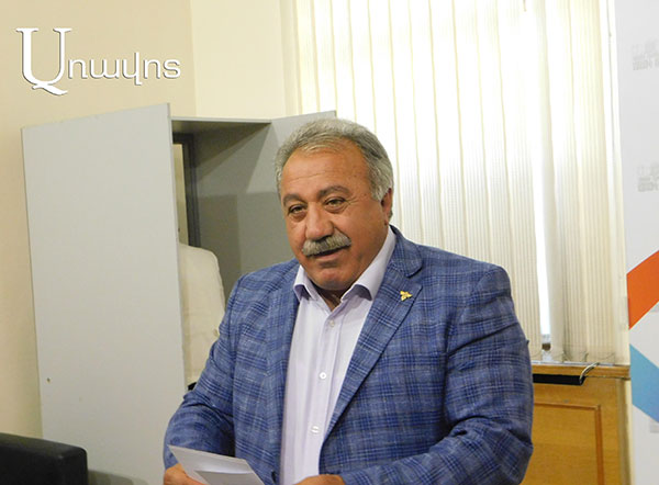 «Եկեք ծեծենք իրար, պրոբլեմ չկա…չի կարելի ժողովրդին ցույց տալ кто смелее». Սասուն Միքայելյան