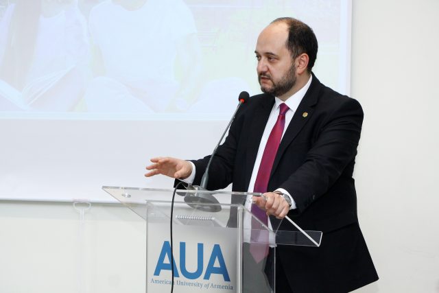 Կրթական համակարգը պետք է լինի արդար, կրթությունը՝ հասանելի. Արայիկ Հարությունյանի դասախոսությունը Հայաստանի ամերիկյան համալսարանում