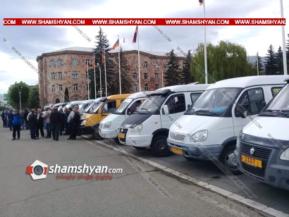 Վանաձորում երթուղային տրանսպորտի վարորդները գործադուլ են հայտարարել՝ հավաքվելով մարզպետարանի դիմաց. Shamshyan.com