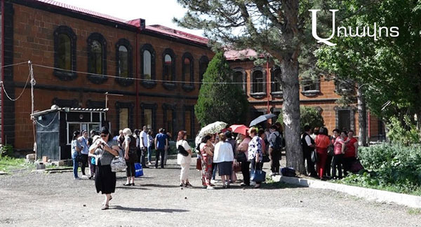 «Երևի էնքան անձեռնմխելի է, որ չեն կարողանում էդ մարդուն կարգի հրավիրել»․ աշխատակիցները՝ սփյուռքահայ գործարարի մասին