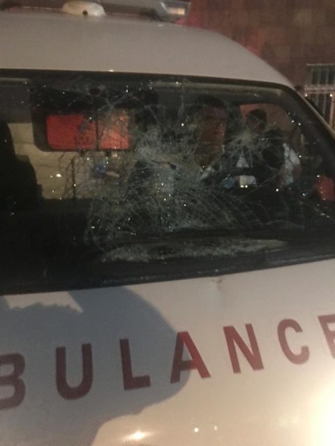 Ոսկեհատ գյուղում հարձակվել են կանչով ժամանած շտապօգնության մեքենայի վրա և քարերով ջարդել մեքենայի ապակիները և հայելիները