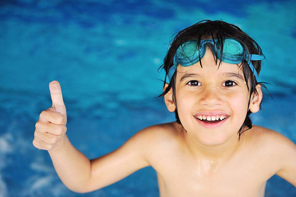 Ո՞ր տարիքից երեխային տանել լողի. որո՞նք են ծնողների ամենատարածված սխալները