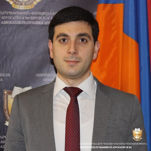 Փաստաբանի համար անհասկանալի է պաշտոնից հրաժարված իր պաշտպանյալին կալանավորելու որոշումը