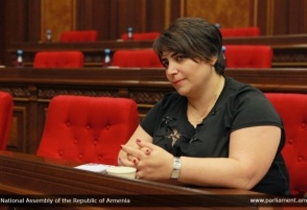 Աննա Մարգարյան. Ասում էի՝ եկեք «վեթթինգ» բառը չօգտագործենք, որովհետեւ բացասական ենթատեքստեր է պարունակում. «Հրապարակ»