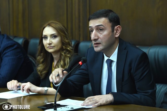 «Խնդրահարույց է իրավիճակը, որը պահանջում է լուծում, հնարավոր է, որ մենք հանդես գանք լուծման մեկ այլ առաջարկով». Լիլիթ Մակունցը՝ սահմանադրական ճգնաժամի մասին