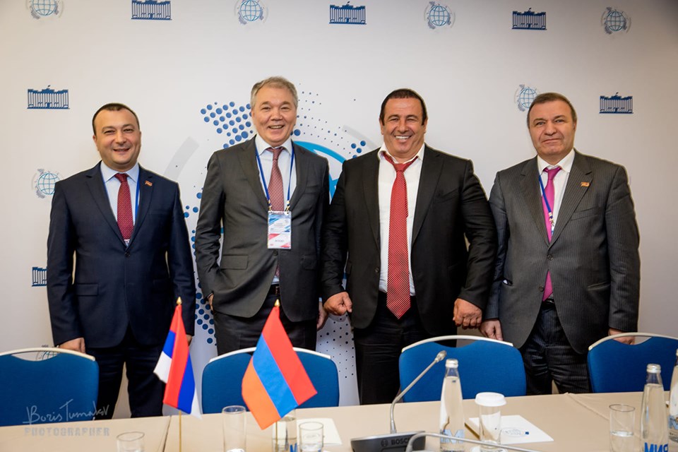«Բարգավաճ Հայաստան» խմբակցության ներկայացուցիչները հանդիպել են Լեոնիդ Կալաշնիկովի հետ