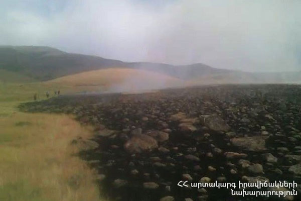 Հրդեհ Արայի լեռան ստորոտում. այրվում է մոտ 150 հա խոտածածկույթ