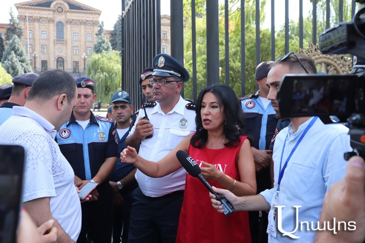 «Մի րոպե, Հովիկ Աբրահամյանը ի՞նչ կապ ունի մեր հետ՝ ԲՀԿ-ի հետ». Նաիրա Զոհրաբյանի արձագանքն ու Ամուլսարի հարցը