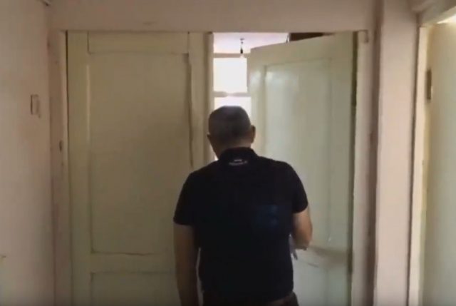 «Մելան հորքուր, Նիկոլն ա եկել». «Վայ, աստված, Փաշինյա՞նն ա, չեմ հավատում». Վարչապետը Ջերմուկում տնետուն է գնում