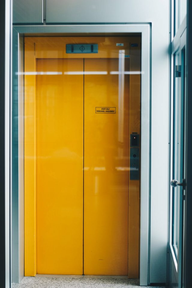 Այս օրերին տասը վարչական շրջանների 20 բազմաբնակարաններում վերելակները փոխարինվում են․ Հակոբ Կարապետյան