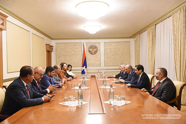 Ֆրանսիայի Ազգային ժողովի պատգամավորները՝  Արցախի նախագահի նստավայրում