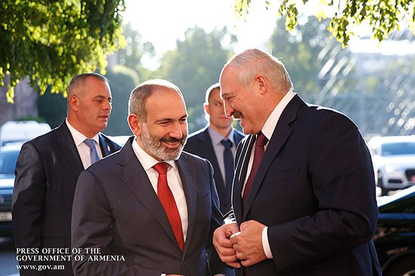 Փաշինյանը և Լուկաշենկոն ընդգծել են պարբերական կոնսուլտացիաների և համատեղ գործողությունների անհրաժեշտությունը ստեղծված համաճարակային իրավիճակում