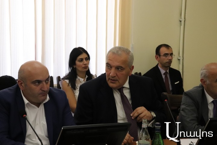 «Մեր վարչապետը ընկերություն անել գիտի». Ռուբեն Սադոյանի ձոնն առ Նիկոլ Փաշինյան