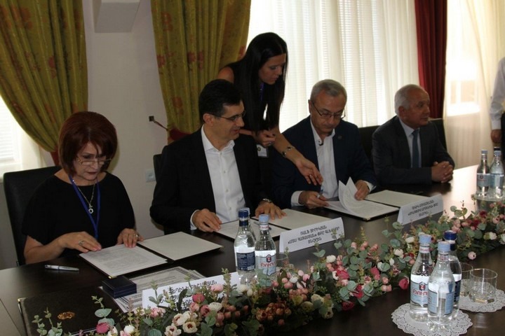 ՎիվաՍել-ՄՏՍ-ն ու «Սինոփսիս Արմենիան» աջակցում են Եվրոպական համալսարանին