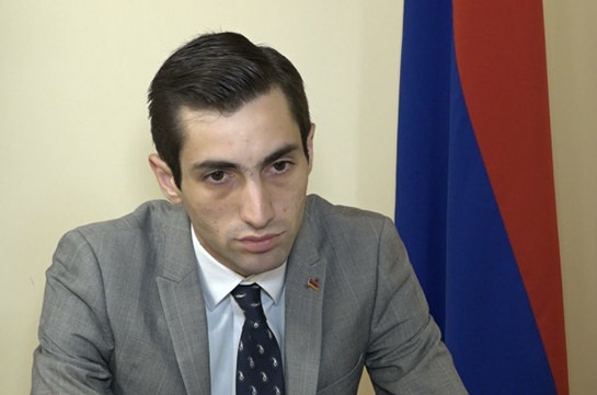Դավիթ Խաժակյան. Քաղաքապետարանը փորձում է լավ աշխատել, բայց փորձառության պակասն իրեն ցույց է տալիս. «Ժամանակ»