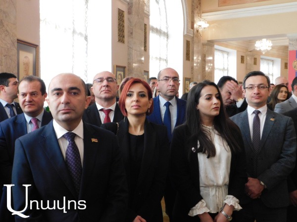 Փաստացի հեղափոխությունից հետո առաջին անգամ մենք առերեսվեցինք կլանային մտածողության հետ, երբ իրավունքը ստորադասվում է թիմակցին փրկելու, նրա կամայականությունները քողարկելու արատավոր պրակտիկային. «Լուսավոր Հայաստան»