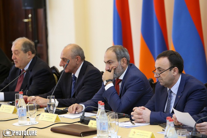 «Գիտենք, թե ով է ՍԴ նախագահը». Փաշինյանը Քոչարյանի գործով ՍԴ որոշումն ապօրինի է որակում