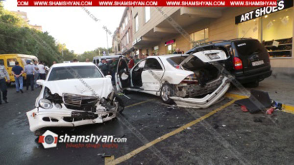 48-ամյա վարորդը Mercedes-ով բախվել է Opel-ին, այնուհետև մեկ այլ Mercedes-ի, վերջինս էլ բախվել է մեկ այլ Opel-ի. Shamshyan.com
