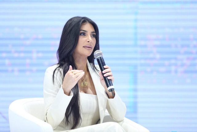 Քիմ Քարդաշյանը կսառեցնի Facebook-ում և Instagram-ում իր հաշիվները՝ միանալով #StopProfitForHate արշավին