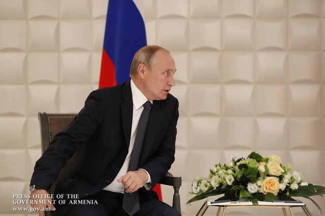 Ռուսաստանի դեսպանատանը տեղի է ունեցել Վլադիմիր Պուտինի և Բելլա Քոչարյանի հանդիպումը
