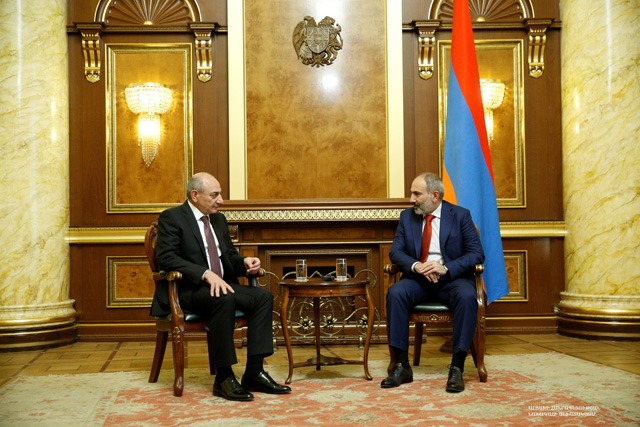 Երեւանում տեղի է ունեցել ԱՀ նախագահ Բակո Սահակյանի եւ ՀՀ վարչապետ Նիկոլ Փաշինյանի հանդիպումը