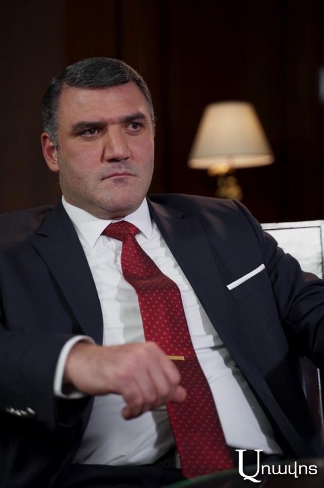Քննարկման օրը, ժամը, վայրն ու ձևաչափը հստակեցնելուց հետո պարտավորվում եմ մեկ օր առաջ լինել Հայաստանում. Կոստանյանի հայտարարությունը